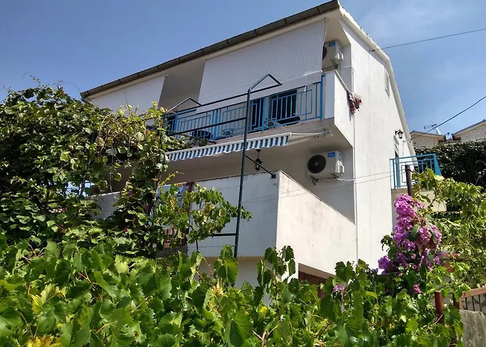 Radja Apartment *